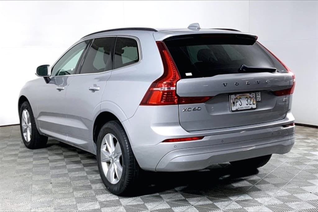Used 2022 Volvo XC60 B5 Momentum SUV