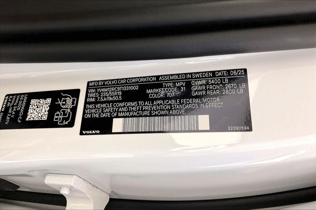 2026 Volvo XC60 Plus - Photo 10