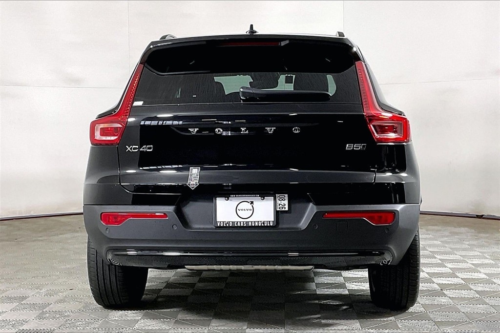 Used 2025 Volvo XC40 B5 Plus Dark Theme SUV