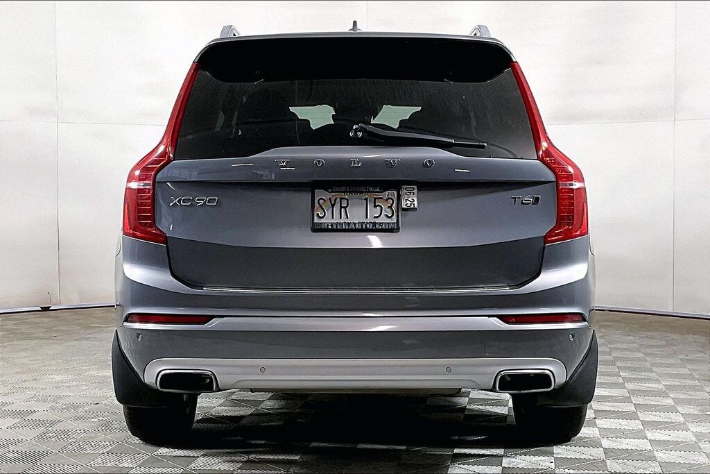 Used 2016 Volvo XC90 T6 Momentum SUV