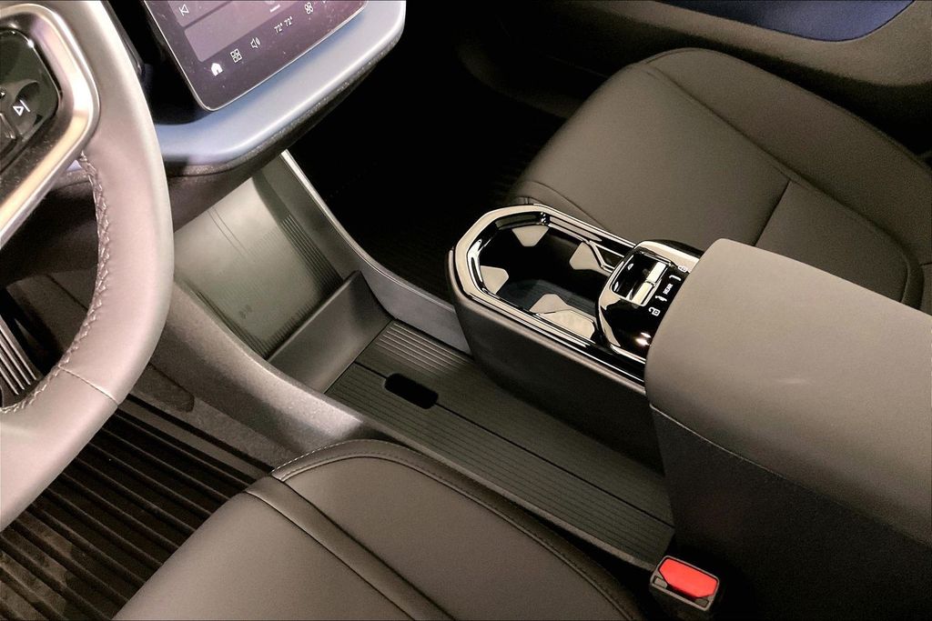 2026 Volvo EX30 Ultra - Photo 6