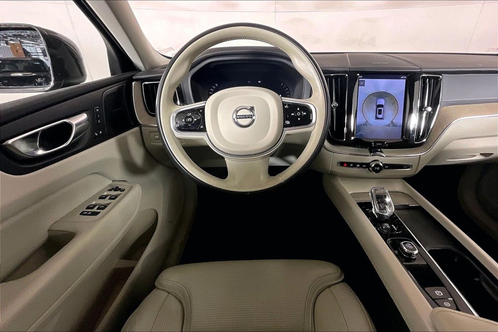 Used 2022 Volvo XC60 B5 Inscription SUV