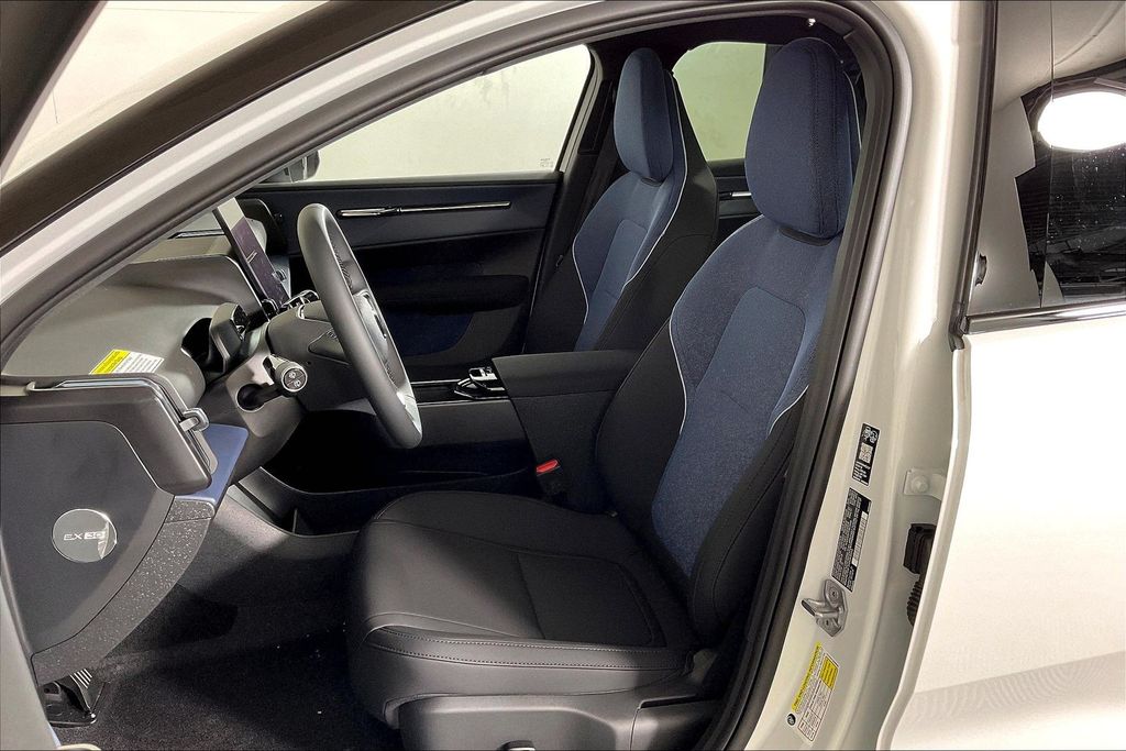 2026 Volvo EX30 Plus - Photo 7