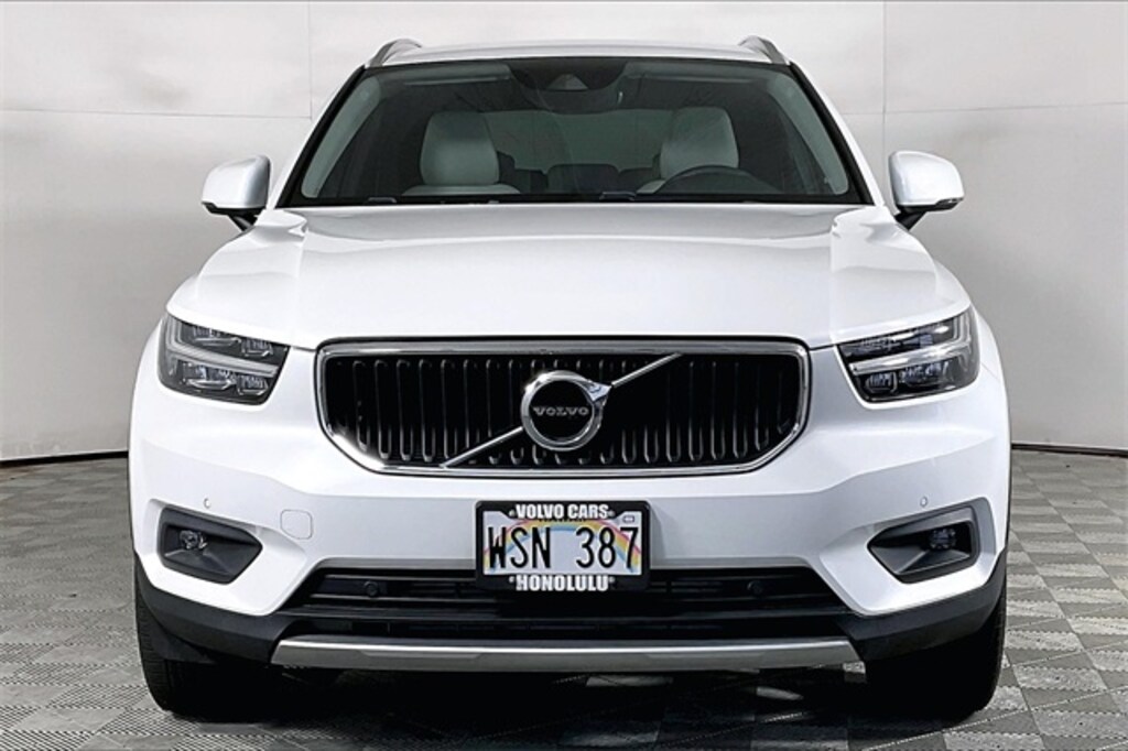 Used 2022 Volvo XC40 Momentum SUV