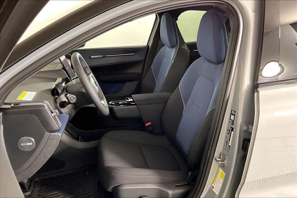 2026 Volvo EX30 Ultra - Photo 7