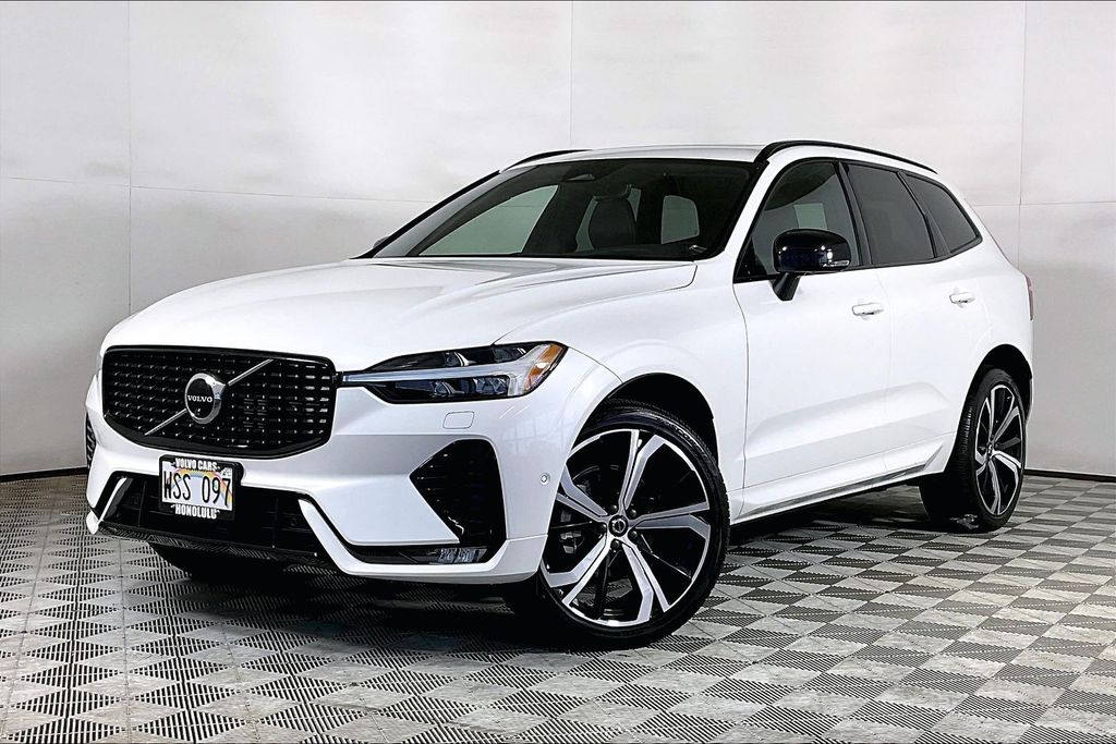 2022 Volvo XC60 R-Design