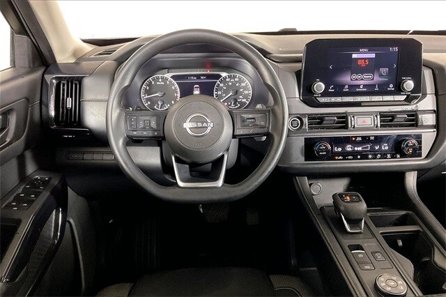 2023 Nissan Pathfinder S photo 4