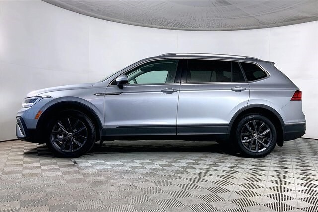 2022 Volkswagen Tiguan SE photo 2