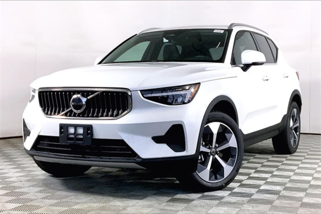Used 2025 Volvo XC40 B5 Core Bright Theme SUV