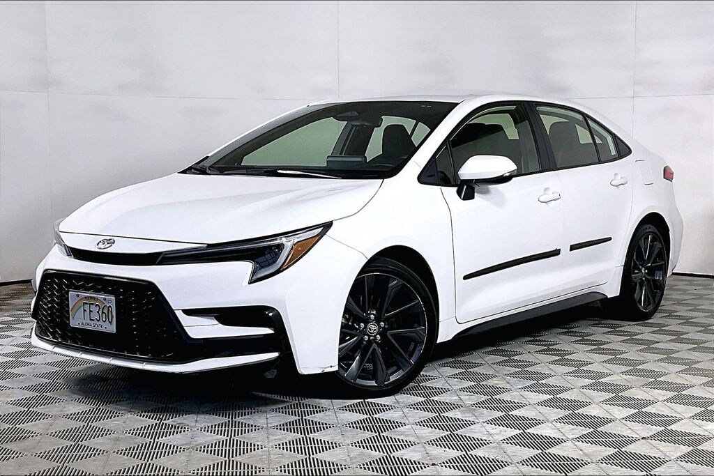 Used 2025 Toyota Corolla SE Sedan