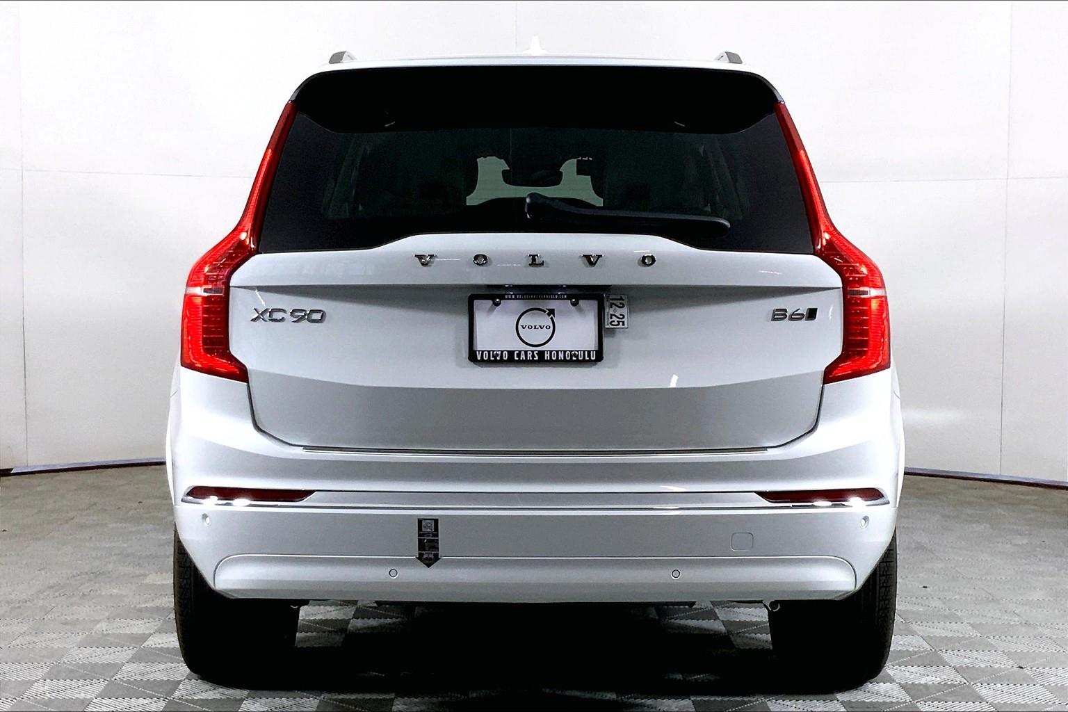 2023 Volvo XC90 AWD Plus photo 3