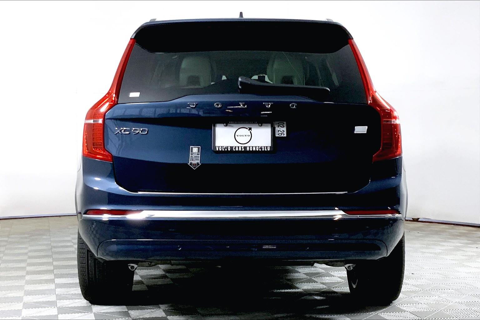 2024 Volvo XC90 T8 Plus photo 3