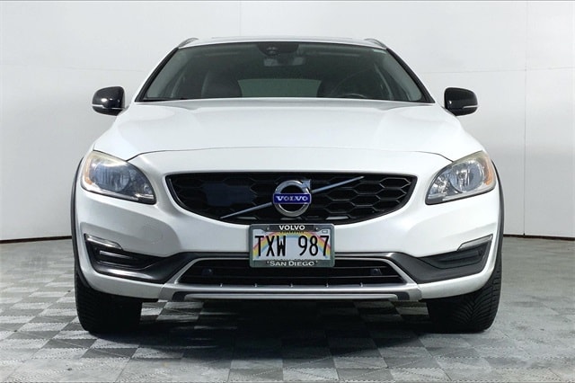 Used 2016 Volvo V60 Base with VIN YV4612HK2G1011916 for sale in Honolulu, HI