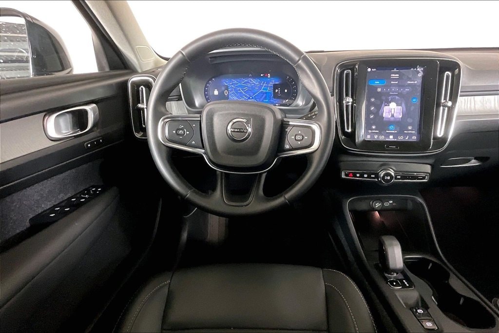 Certified 2025 Volvo XC40 B5 Core SUV