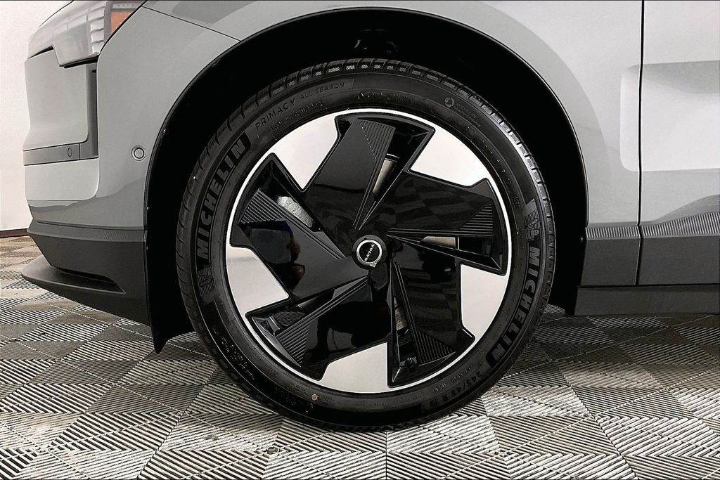 2026 Volvo EX30 Ultra - Photo 9