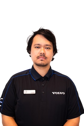 Staff member Calvin Lester from ID_b0d2d2