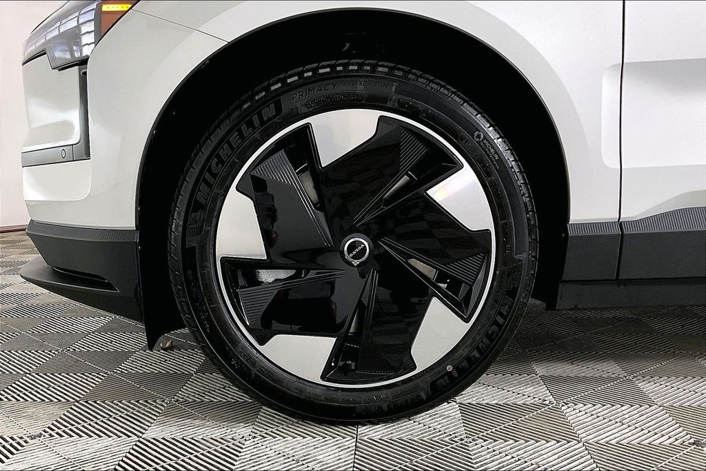 2026 Volvo EX30 Plus - Photo 9