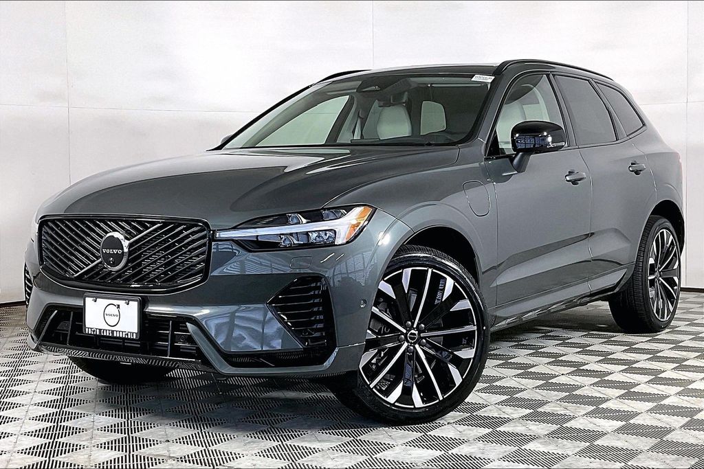 2026 Volvo XC60 Plug-In Hybrid