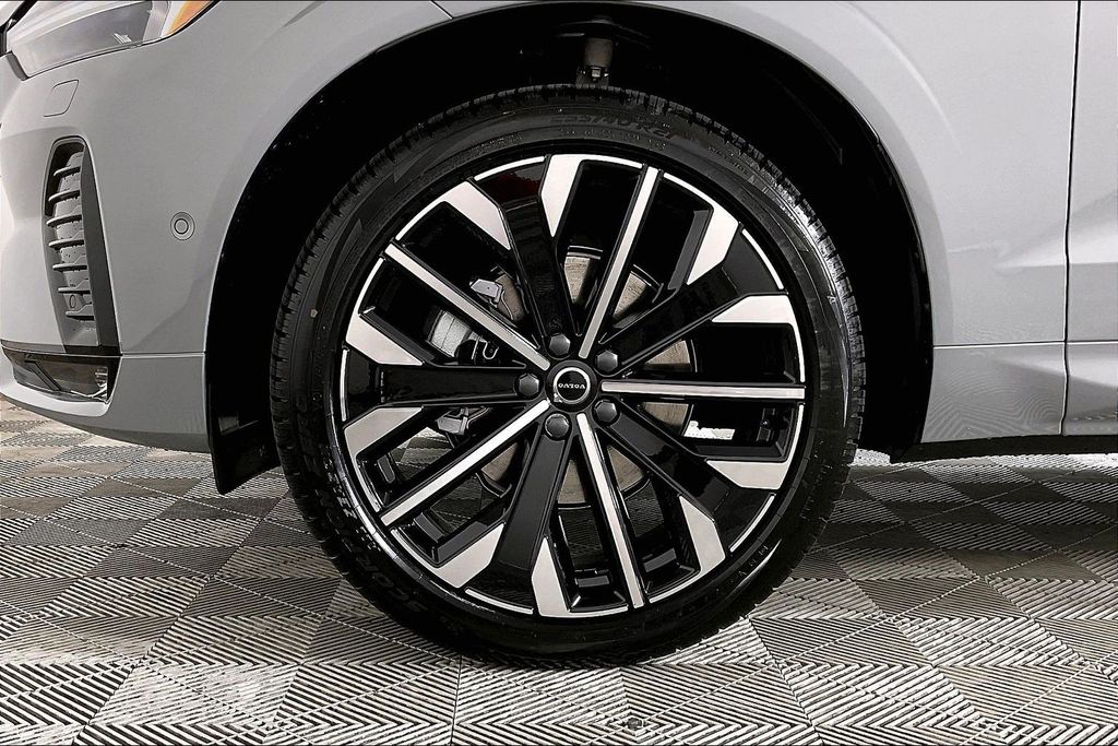 2026 Volvo XC60 Ultra - Photo 9