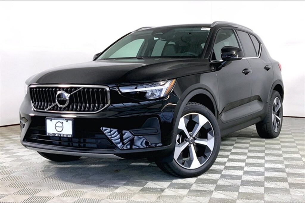 Used 2025 Volvo XC40 B5 Core Bright Theme SUV