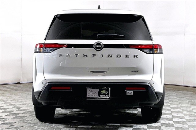 2023 Nissan Pathfinder S photo 3