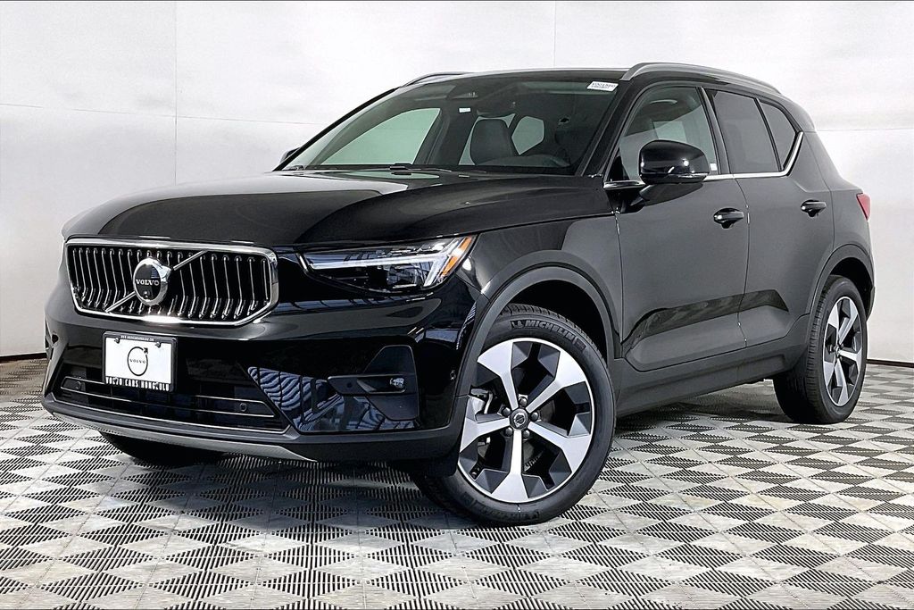 2025 Volvo XC40