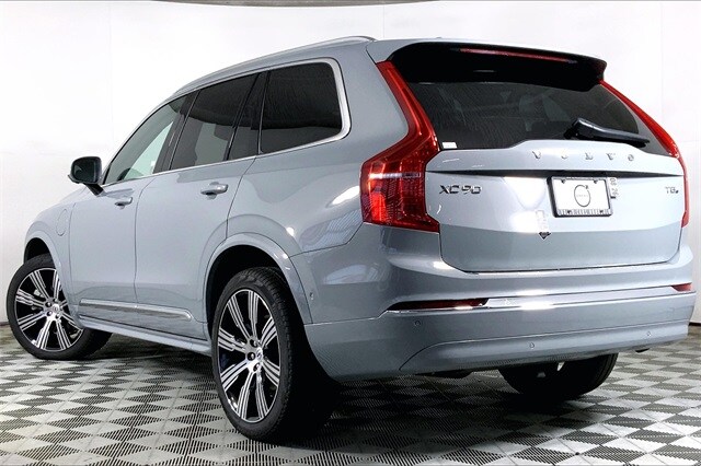 2025 Volvo XC90 T8 Plus photo 3