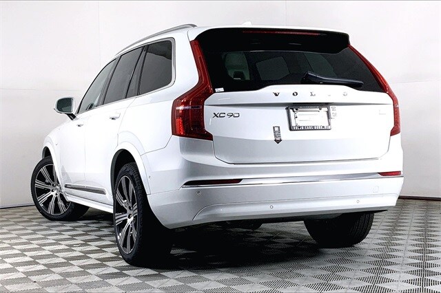 2024 Volvo XC90 T8 Plus photo 3