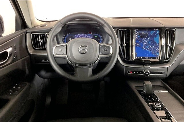 2025 Volvo XC60 Hybrid T8 Core photo 2