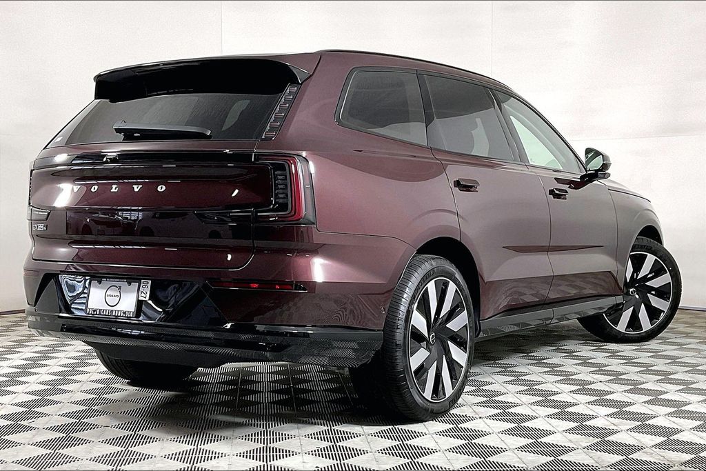 2025 Volvo EX90 Ultra - Photo 2