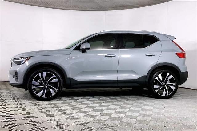 Used 2024 Volvo XC40 Plus with VIN YV4L12UE8R2346517 for sale in Honolulu, HI
