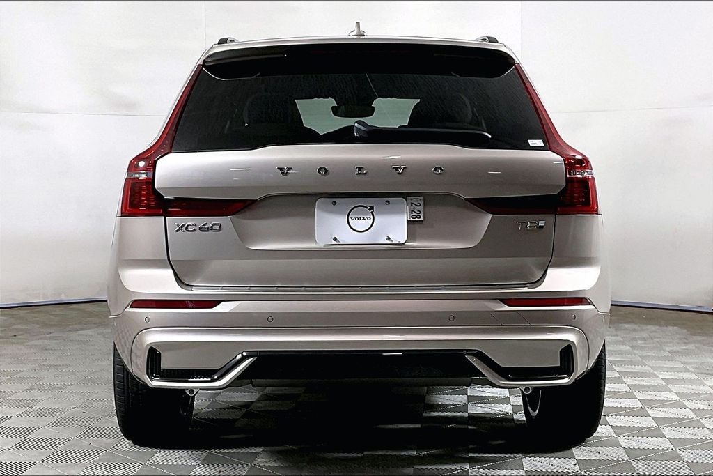 New 2026 Volvo XC60 plug-in hybrid T8 Plus SUV