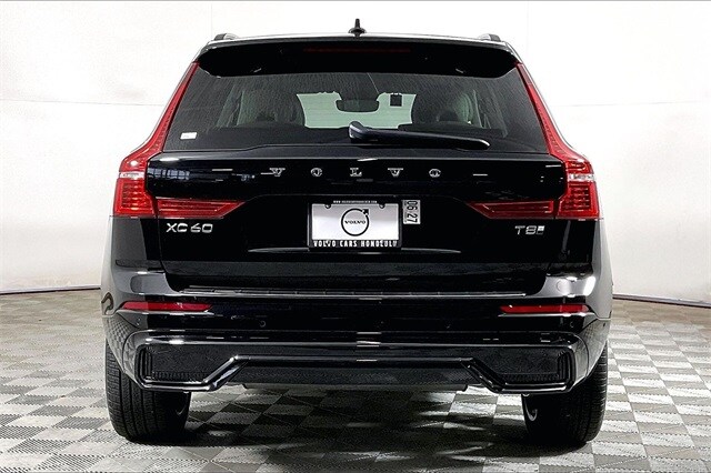 2025 Volvo XC60 Hybrid T8 photo 2