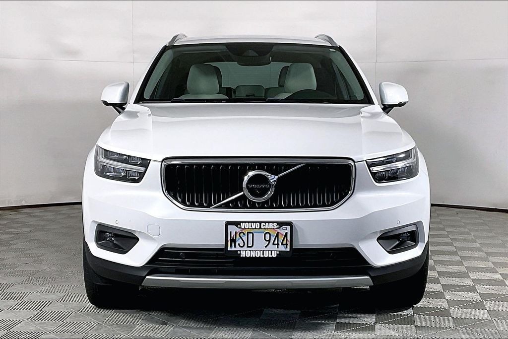 Used 2022 Volvo XC40 Momentum SUV