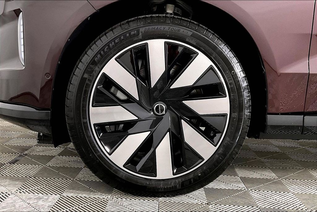2025 Volvo EX90 Ultra - Photo 9