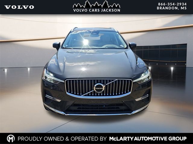 2023 Volvo XC60 B5 Ultimate photo 2