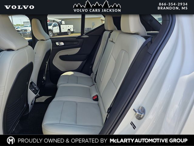 2026 Volvo XC40 Plus - Photo 17