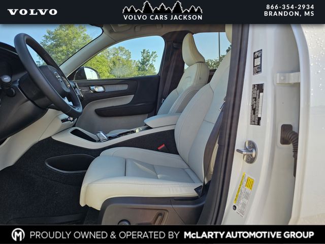 2026 Volvo XC40 Ultra - Photo 13