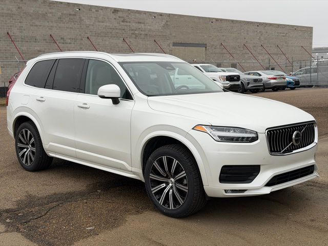 2023 Volvo XC90 Core's photo