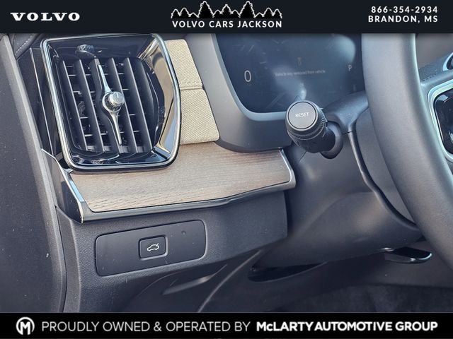 2026 Volvo XC90 Plus - Photo 17