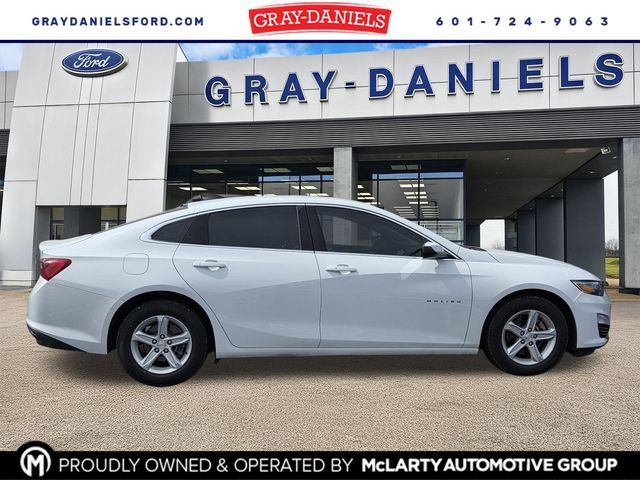 2022 Chevrolet Malibu 1FL's photo
