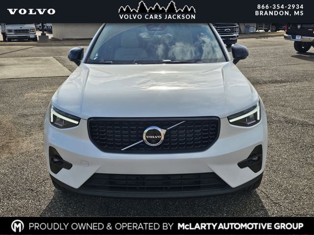 2026 Volvo XC40 Plus photo 2