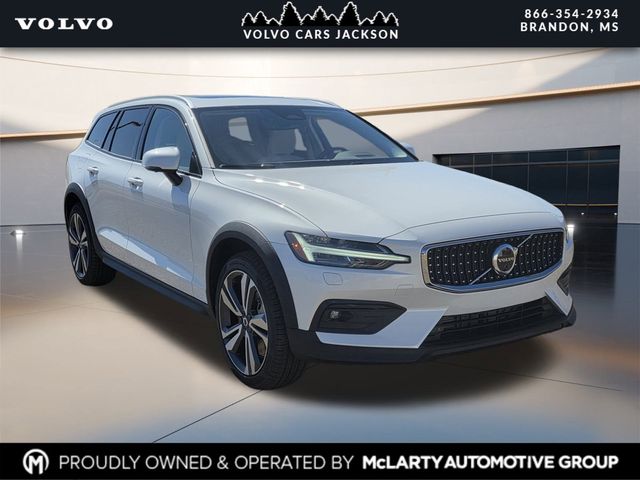 2026 Volvo V60 Cross Country B5 Plus AWD's photo