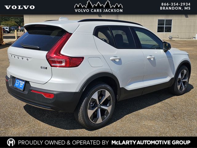 2026 Volvo XC40 Plus photo 3