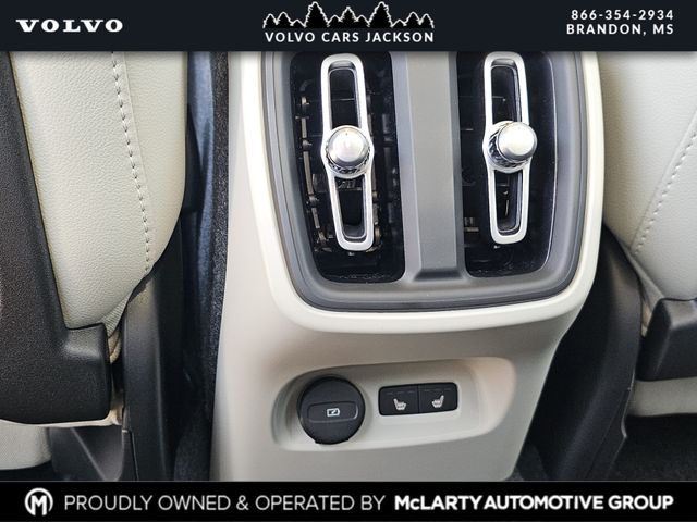 2026 Volvo XC40 Plus - Photo 18