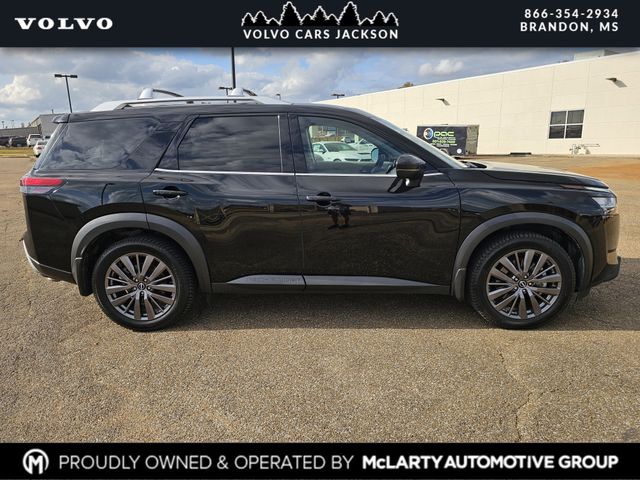2022 Nissan Pathfinder SL photo 3