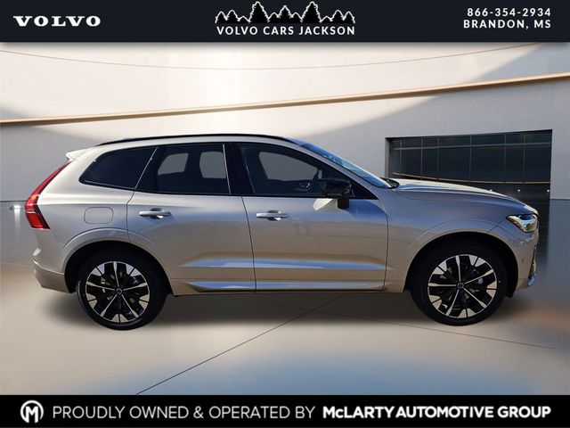 2026 Volvo XC60 B5 Plus photo 3