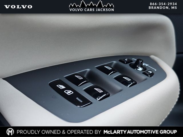 2026 Volvo XC90 Plus - Photo 16