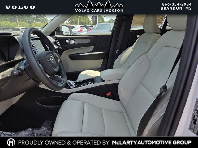 2026 Volvo XC40 Plus - Photo 14