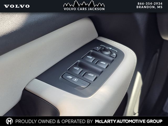 2026 Volvo XC60 Plus - Photo 13